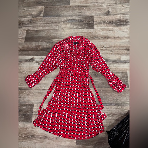 Rafaella Dresses & Skirts - Rafaella Red and White Geometric Wrap Dress